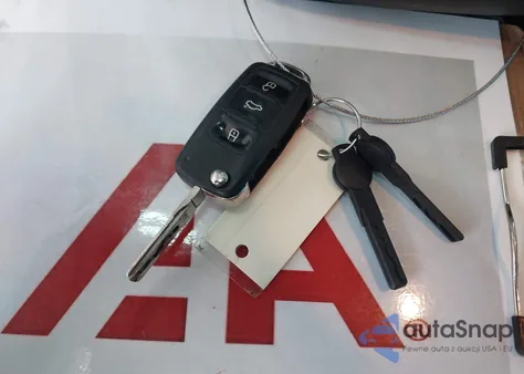 2017 Volkswagen Passat 1.8T S из США, поврежденный, VIN 1VWAT7A31HC077593